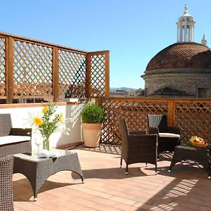 https://residence-la-medicea.it-tuscanyhotel.com